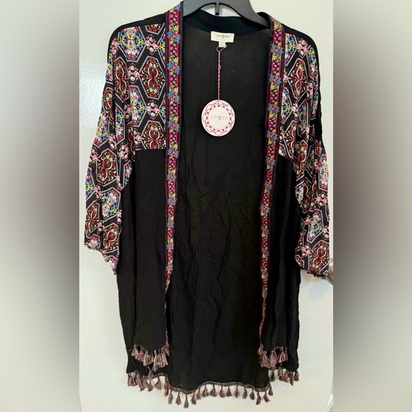 Umgee Sweaters - Umgee NWT M/L Embroidered Kimono